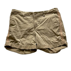 A New Day Women’s Khaki Tan Shorts With Pockets